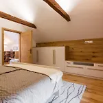 Luxury Apartment *