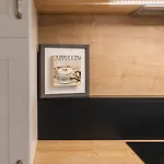 Luxury Apartment *