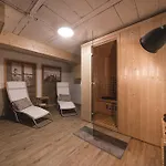 Luxury Apartment *