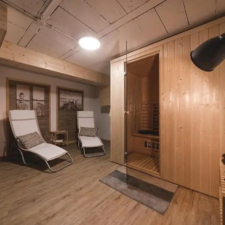 Luxury Apartment *